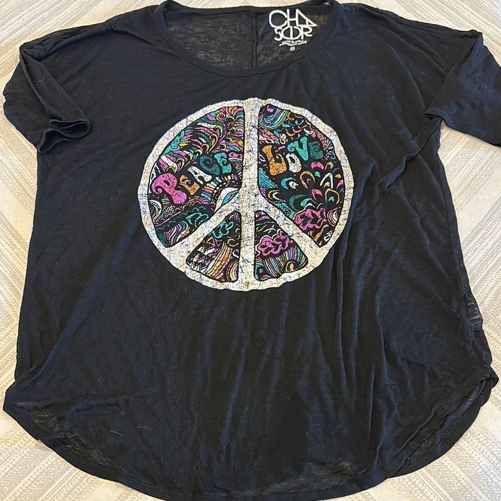 Chaser Womenβs Black Peace and LoveβGraphic T-Shirt - Size S